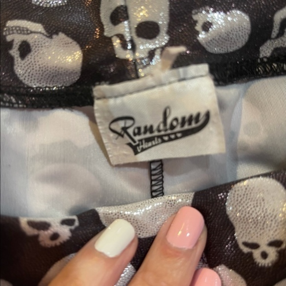Random hearts shiny size 5 skull set - Picture 3 of 4